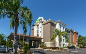 Holiday Inn Express & Suites Orlando - Apopka