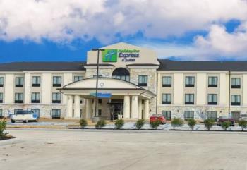 Holiday Inn Express & Suites Cuero