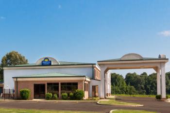 Days Inn & Suites by Wyndham Wynne, AR