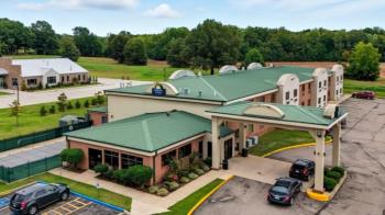 Days Inn & Suites by Wyndham Wynne, AR
