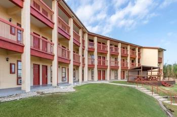 Former Econo Lodge Junction