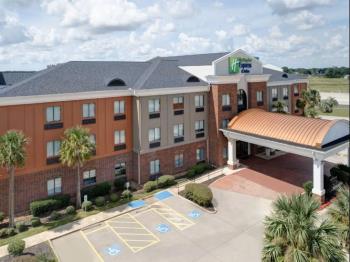 Holiday Inn Express & Suites Winnie