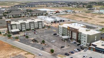 La Quinta Inn & Suites by Wyndham Odessa North Two-Pack